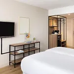 إن إتش فندق 4*