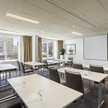 Nh Отель Зандфорт