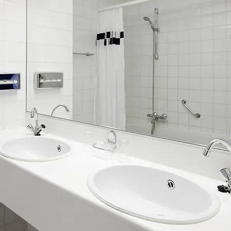 Hotel Nh 4*